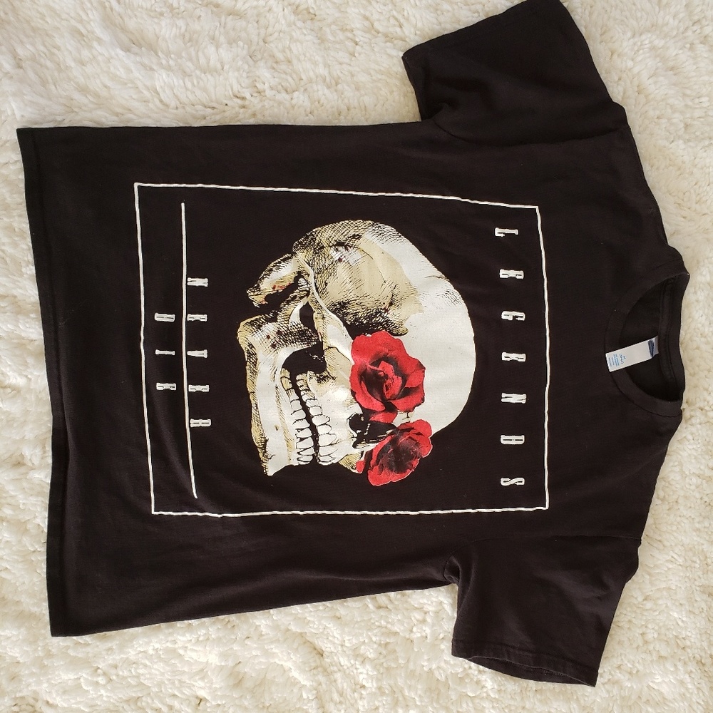 Black skull t shirt
